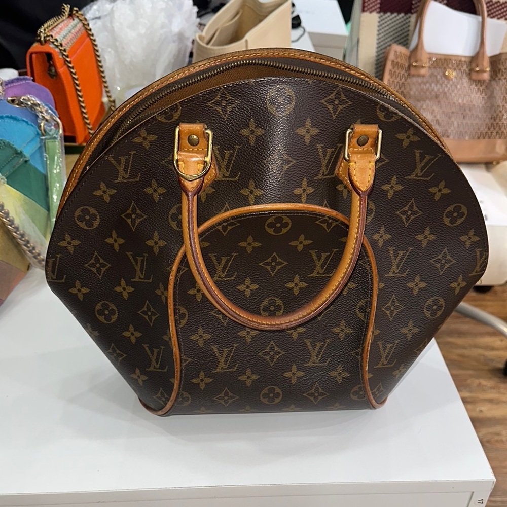 Louis Vuitton Brown Monogram Shoulder Bag with Iconic Design